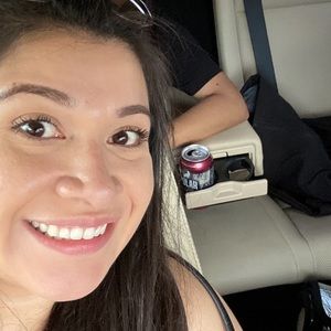 Meet your Posher, Mayra